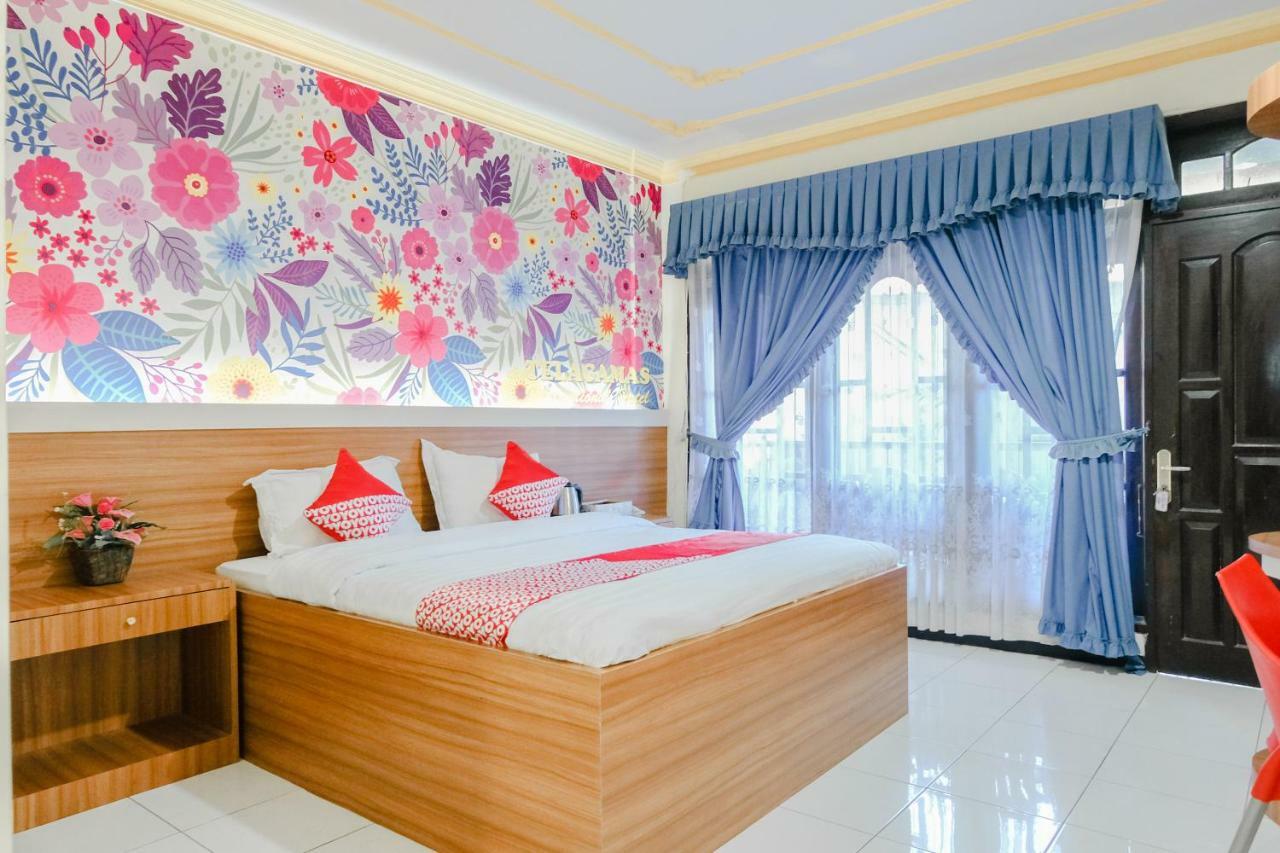 Hôtel Oyo 940 Telaga Mas International à Sarangan Extérieur photo