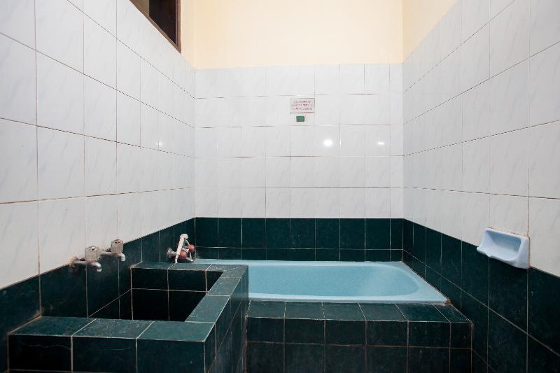 Hôtel Oyo 940 Telaga Mas International à Sarangan Extérieur photo