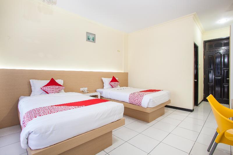 Hôtel Oyo 940 Telaga Mas International à Sarangan Extérieur photo