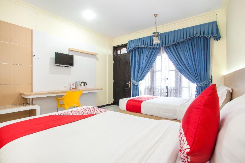 Hôtel Oyo 940 Telaga Mas International à Sarangan Extérieur photo