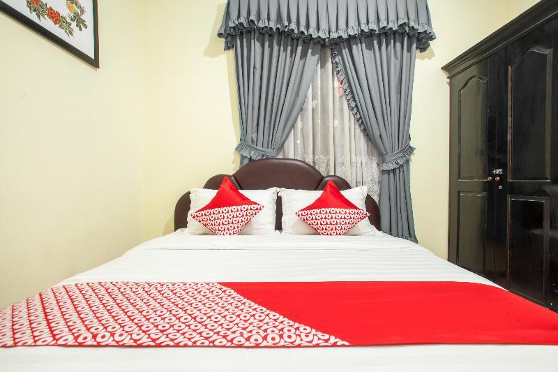 Hôtel Oyo 940 Telaga Mas International à Sarangan Extérieur photo