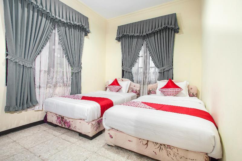 Hôtel Oyo 940 Telaga Mas International à Sarangan Extérieur photo